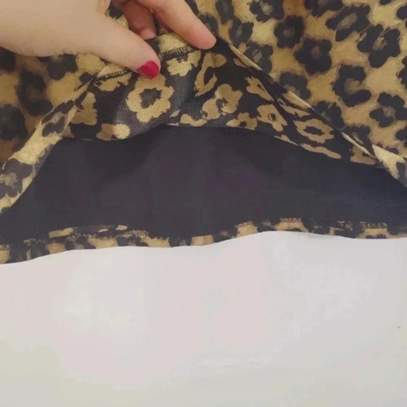 Banana Republic Mini Skirt Leopard Print Sheen Gold & Black 8 - Picture 6 of 11